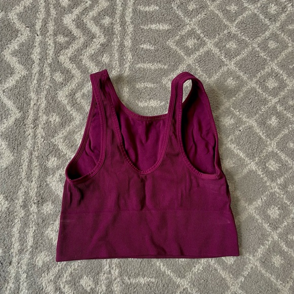 Victoria’s Secret Active top - Picture 2 of 2